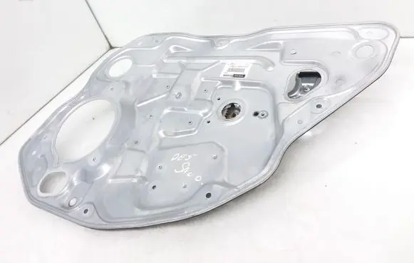 Rear window lifting mechanism without motor