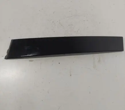 Front door glass trim molding