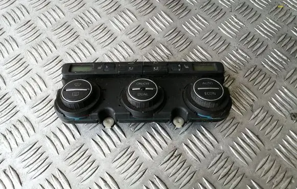 Volkswagen Touran I Climate control unit 