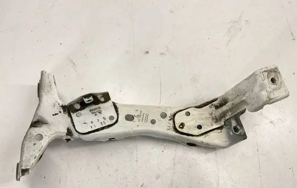 Audi A3 S3 8V Fender mounting bracket 8V0821167A 8V0821131 8V0821135