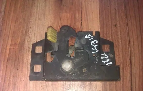 Ford Fiesta Engine bonnet/hood lock/catch 96fg16701ab