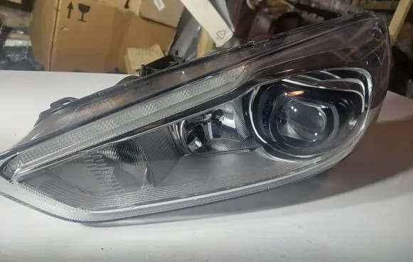 Ford Focus Headlight/headlamp F1EB13006AF