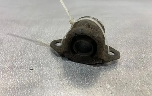 Subaru XV II Sway bar bush bracket, front 20414FJ010