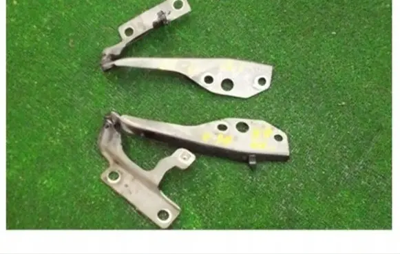 Volvo C30 Engine bonnet/hood hinges