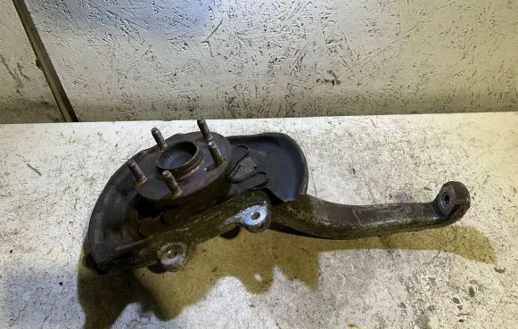 Lexus IS 220D-250-350 Front wheel hub