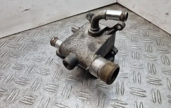 Ford Focus Thermostat housing 1S768K556AJ