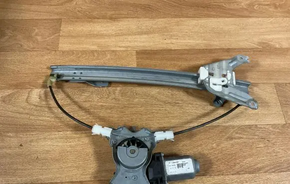 Nissan Primera Rear door manual window regulator 116188