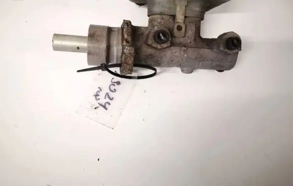 Volkswagen Golf IV Master brake cylinder