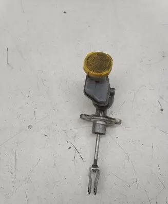 Subaru Impreza III Clutch master cylinder 