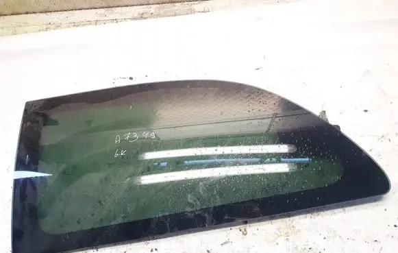Chrysler Town & Country IV Rear side window
