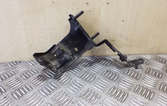Toyota Avensis T270 Other engine bay part