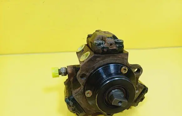 Hyundai Trajet Fuel injection high pressure pump 33100-27000 0445010038