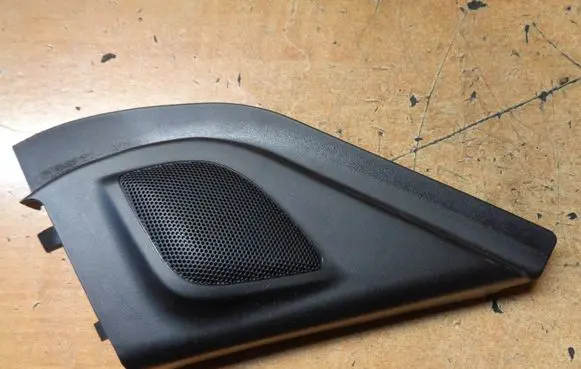 Suzuki Swift II Front door speaker cover trim 8475068L1