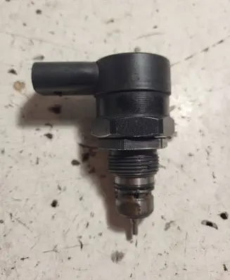Audi A6 S6 C6 4F Fuel main line pipe 057130764C 13288206 0281002785