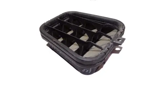Audi A6 S6 C5 4B Quarter panel pressure vent 4B0819181C