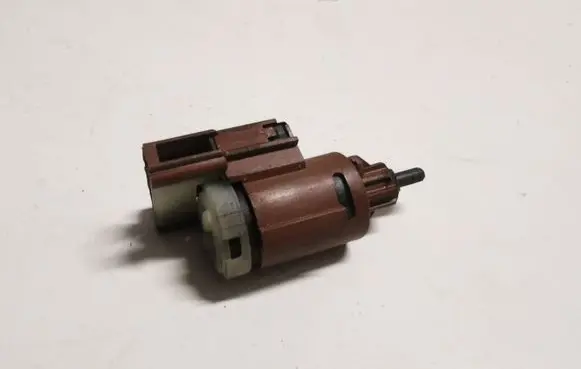 Volkswagen PASSAT B5.5 Brake pedal sensor switch 3B0945511D