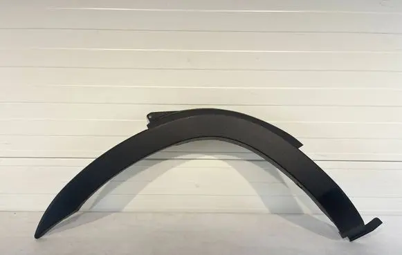 Iveco Daily 6th gen Front arch trim 5801863938
