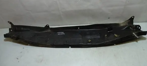Nissan Qashqai+2 Wiper trim