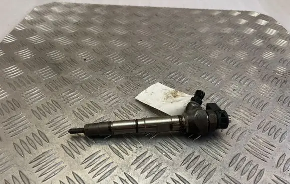 Audi A5 Sportback 8TA Fuel injector 04L130277AE