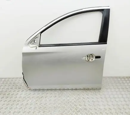 Mitsubishi L200 Front door 5700B793