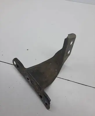 Audi A4 S4 B7 8E 8H Fender mounting bracket 8E0821136A