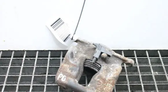 Mercedes-Benz A W176 Front brake caliper