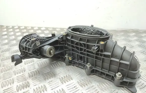 Mercedes-Benz A W176 Intake manifold A6510900037
