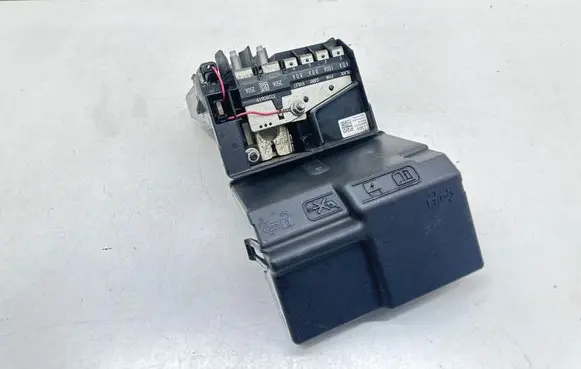 Chevrolet Malibu Fuse module 84131629 8639800000000U