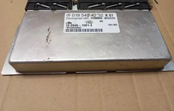 Mercedes-Benz C W202 ABS control unit/module 0195454232 BPU8C28A64 10094615014