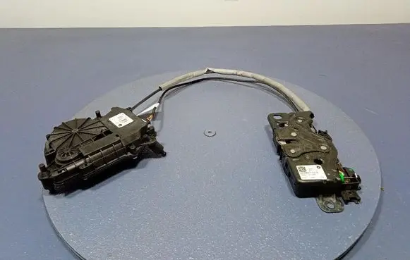 BMW X3 E83 Tailgate/trunk/boot lock/catch/latch 7357112