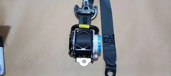 Peugeot 108 Front seatbelt 1106360