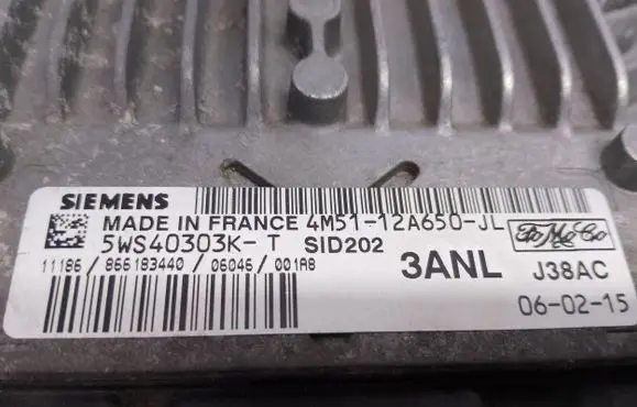 Ford Focus Engine control unit/module 5WS40303K 4M5112A650JL