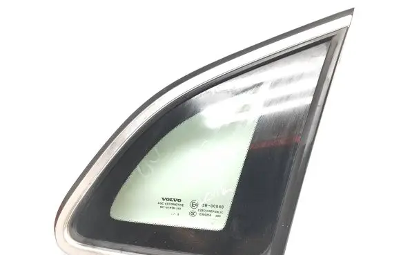 Volvo V40 Rear side window 43R00048 E000255