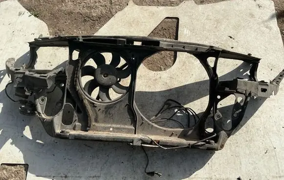 Volkswagen PASSAT B5.5 Top upper radiator support slam panel