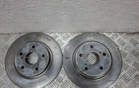Toyota Avensis T270 Rear brake disc 4243105070