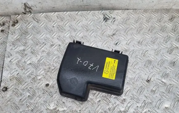 Volvo V70 Fuse box cover 8645259