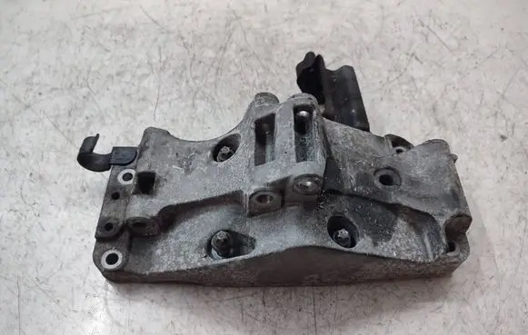BMW X4 F26 Generator/alternator bracket 7619250 761925003
