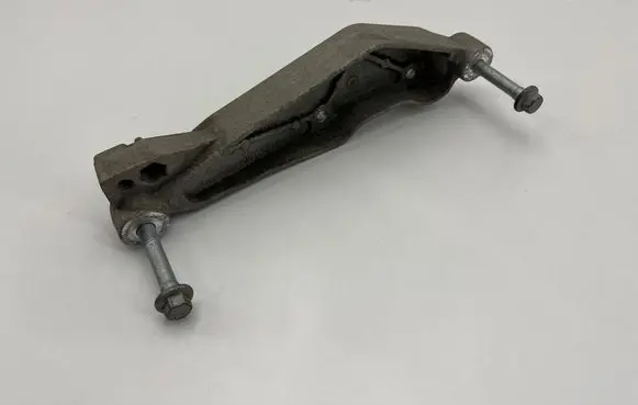 Volvo XC40 Rear differential/diff mount bracket 8888463403 180616101