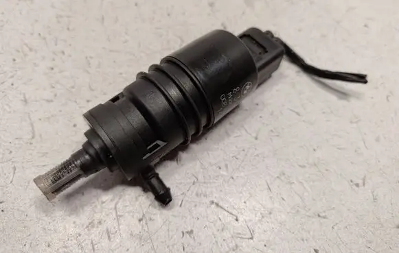 BMW X3 F25 Windscreen/windshield washer pump 8362154 67128362154 67120154873