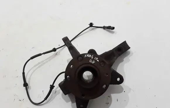Renault Kangoo II Front wheel hub 8200755590