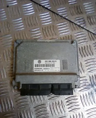 Volkswagen Polo IV 9N3 Engine control unit/module 03E906033R