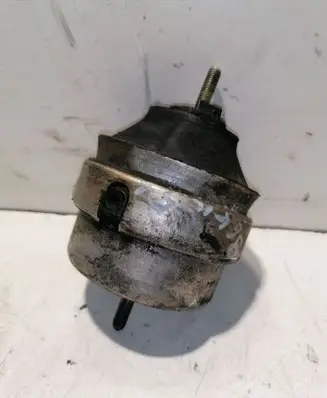 Volkswagen PASSAT B5.5 Engine mount bracket 8D0199382AE
