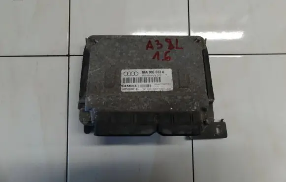 Audi A3 S3 8L Engine control unit/module 06A906033A