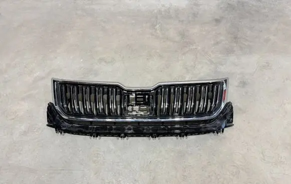 Skoda Kodiaq Front bumper upper radiator grill 565853663E 565807724 565807723