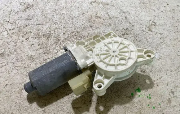 Chrysler Sebring (JS) Front door window regulator motor 0130821467