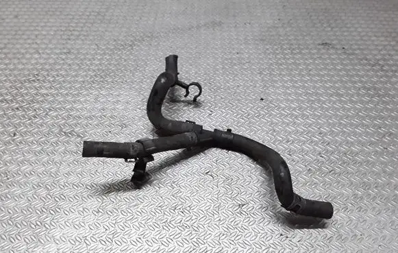 Volkswagen PASSAT B5.5 Engine coolant pipe/hose