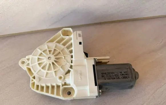 Seat Alhambra (Mk2) Rear door window regulator motor 8K0959801B