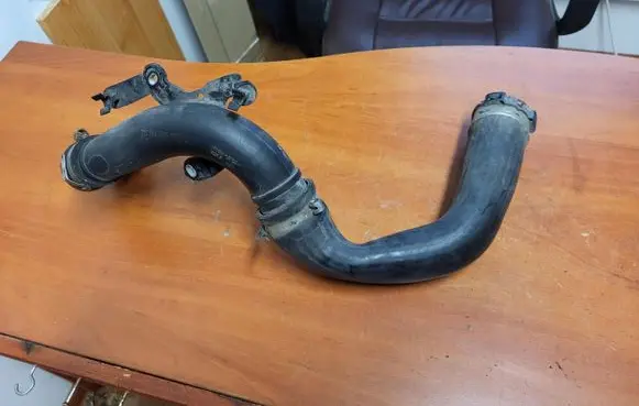 Renault Clio IV Intercooler hose/pipe 7E144604208R