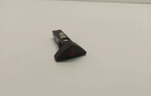 Volvo V70 Hazard light switch 30739320 05W195