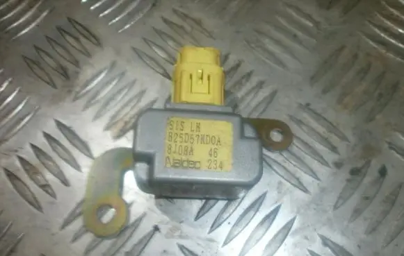 Mazda 323 F Airbag deployment crash/impact sensor B25D57KD0A